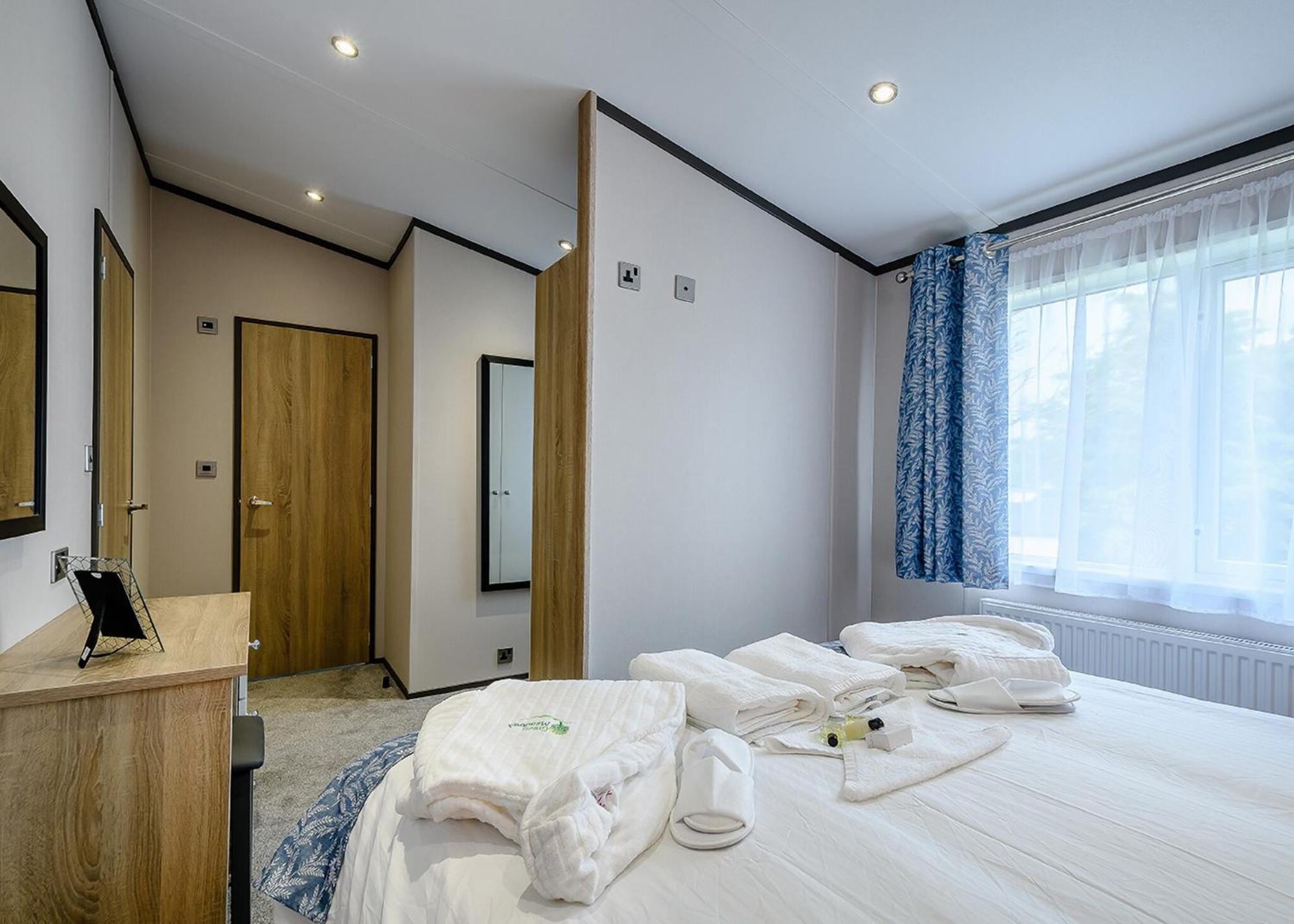 Green Meadows Country Park Hotel Harker Екстериор снимка