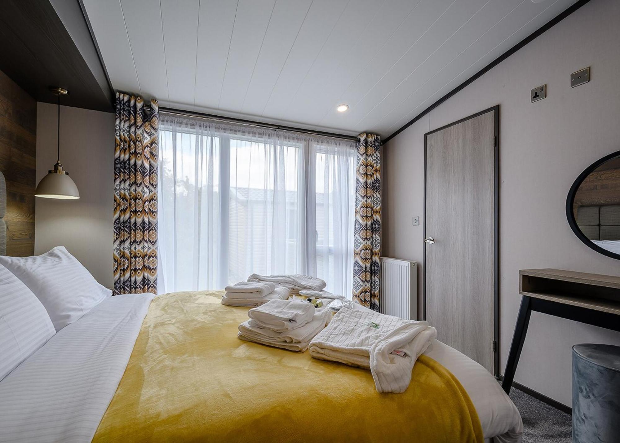 Green Meadows Country Park Hotel Harker Екстериор снимка