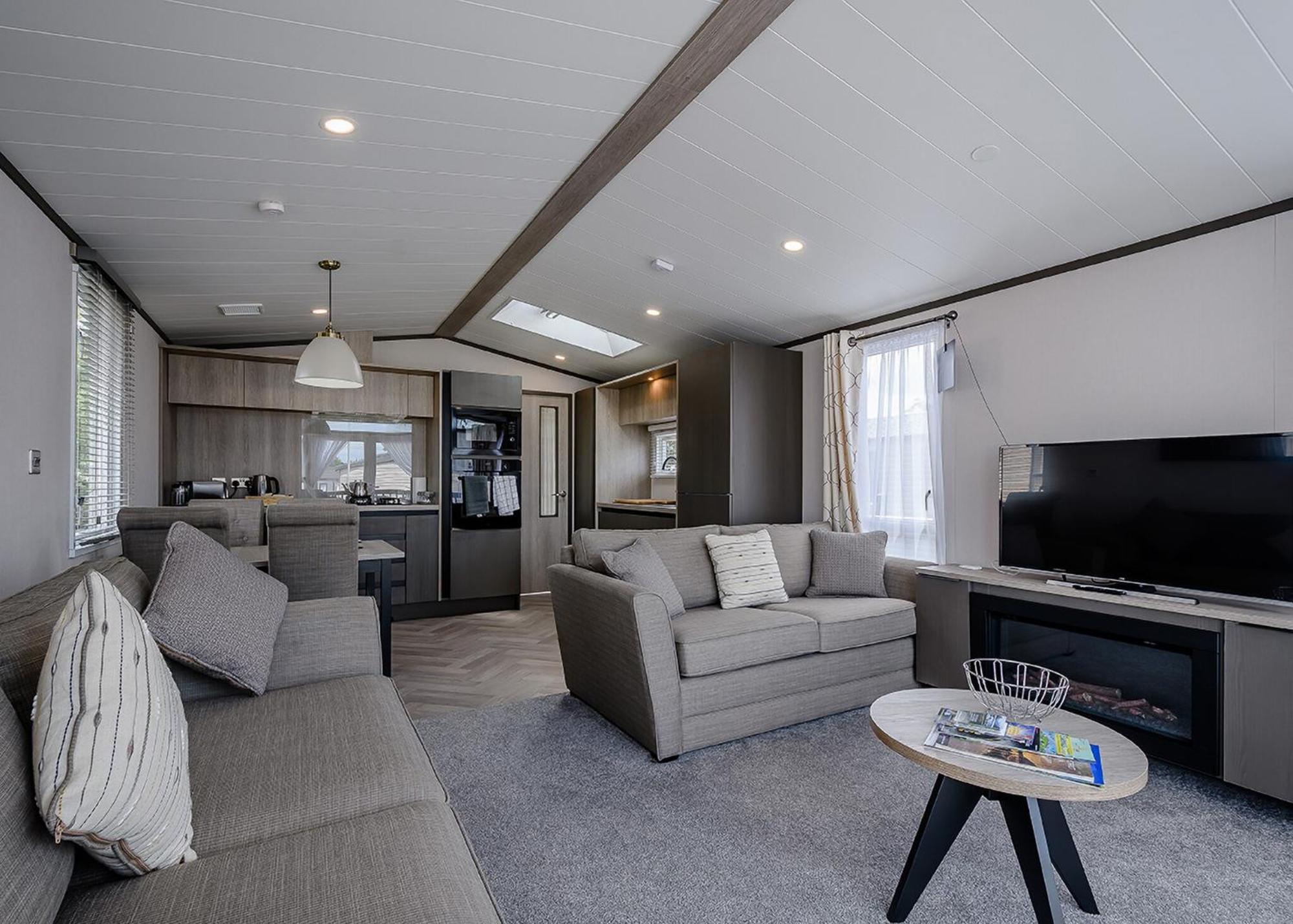 Green Meadows Country Park Hotel Harker Екстериор снимка