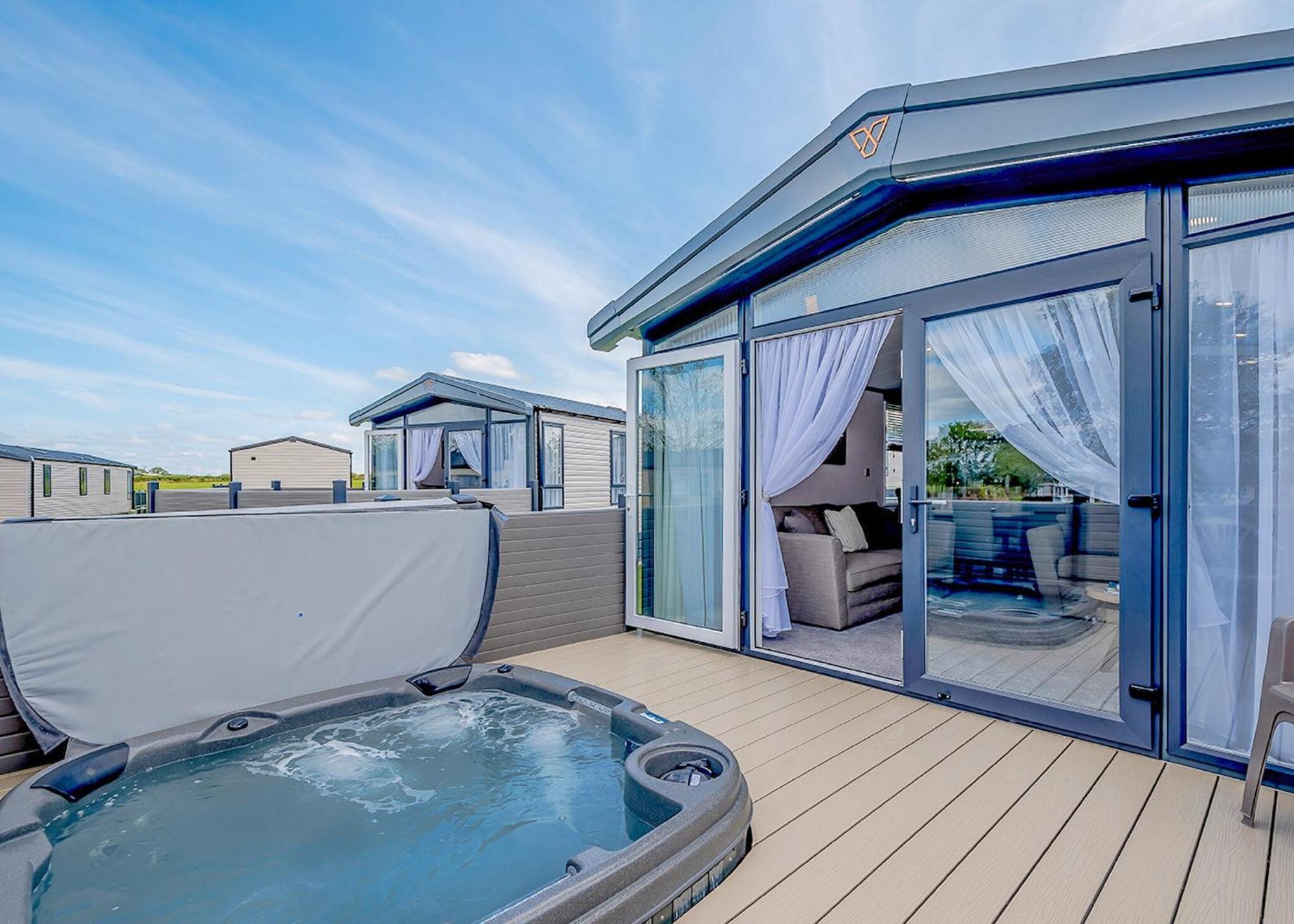 Green Meadows Country Park Hotel Harker Екстериор снимка
